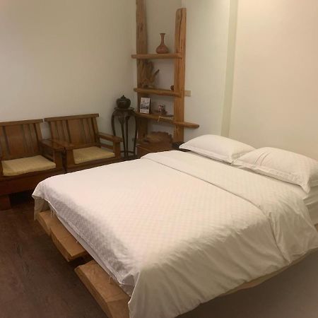 Two Dots On Line Homestay Hualien Extérieur photo