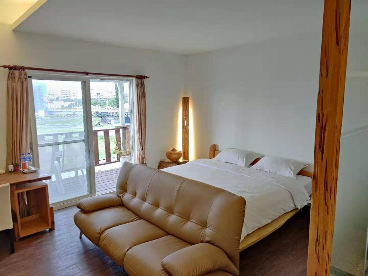 Two Dots On Line Homestay Hualien Extérieur photo